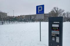 Zasniezony-parking-Slowackiego-9