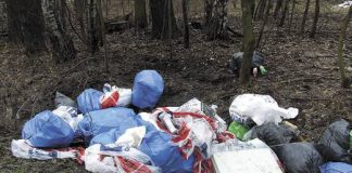 Gmina tonie w smieciach