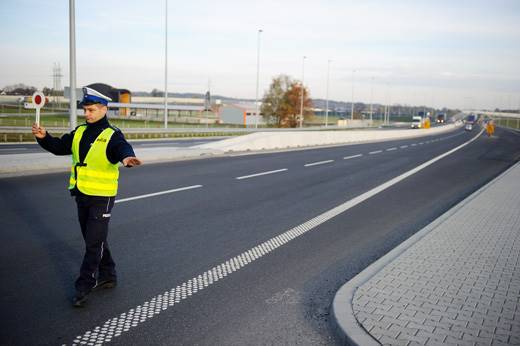 Kto-nas-kontroluje-na-drodze.jpg Kto nas kontroluje na drodze