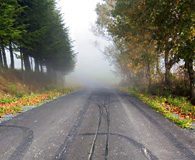 Nielegalne sciganie i popsuta droga