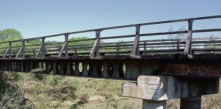 Niezrozumiala rozbiorka mostu