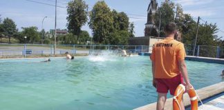 Otwarto basen w Turzy