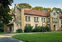 Wojnicz: Ukradł rynny z… pałacu Palac Dambskich w Wojniczu