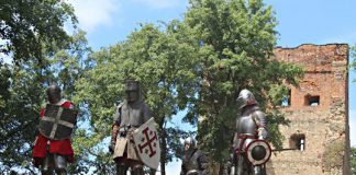 Rycerze zawitali na zamek