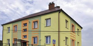 Samorzad oddaje szkoly