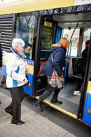 autobusy mniej kursow