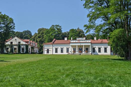 Centrum Paderewskiego w Kąśnej ma ambitne plany dotyczące modernizacji obiektu, obejmujące m.in. remont pałacu i domu pracy twórczej oraz rozbudowę letniej sali koncertowej centrum paderewskiego zmiany