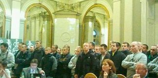 Kibice na sesji rady