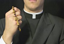 Były kleryk żąda odszkodowania Były kleryk żąda odszkodowania