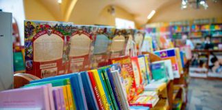 Darmowy podręcznik pogrąży księgarnie