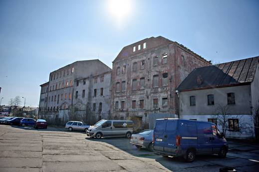 Dwa lata temu pożar strawił młyn Szancera i nadal nic się tam nie dzieje mlyn szancera ruiny