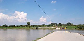 most polaczy dwa wojewodztwa