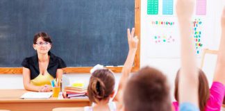 nauczyciele zwolnienia