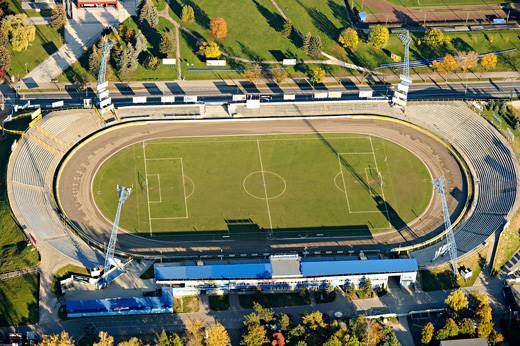 Obecny stan stadionu ocenili dosadnie kibice, wywieszając podczas meczu napis” „Stadion Miejski, ta ruina tak się zowie”… nowy stadion
