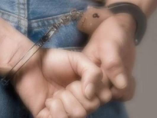 policja-kajdanki-5.jpg policja kajdanki