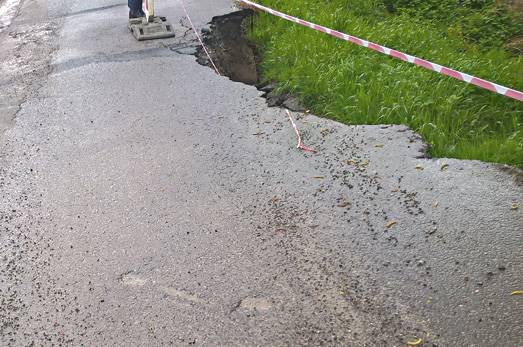 Po ulewach – zniszczone drogi, mosty i przepusty ryglice powodz