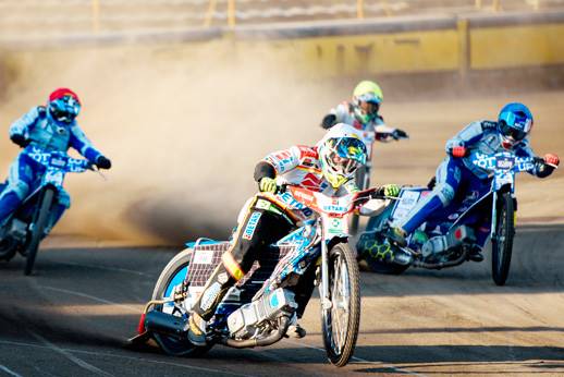 Własny tor nie okazał się tym razem szczęśliwy dla tarnowskich żużlowców i musieli uznać wyższość zawodników z Wrocławia, którzy zwyciężyli 50:40 zuzel