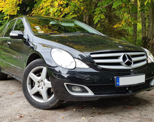 Mercedes R500 – komfort połączony z bezpieczeństwem Merdedes R