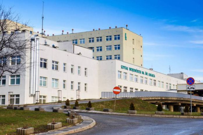 Szpital zamknięty dla cateringu i kurierów