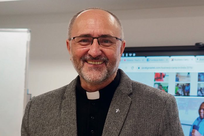 Ksiądz Jacek Gniadek