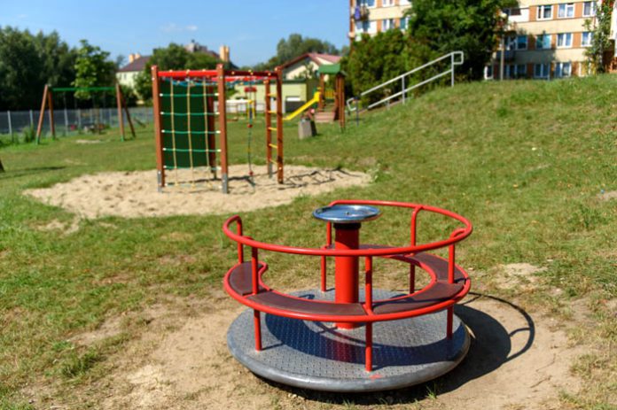 pusty plac zabaw
