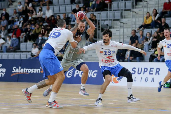 Grupa Azoty SPR Tarnów Grupa Azoty SPR Tarnów wraca na halę sportową PWSZ