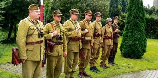 Członkowie grupy rekonstruującej radłowską bitwę – w tym roku z historycznej inscenizacji zrezygnowano