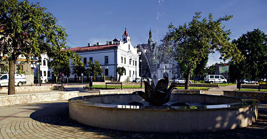 Władze gminy Żabno zaprezentowały mieszkańcom trzy warianty przebiegu drogi