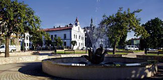 Władze gminy Żabno zaprezentowały mieszkańcom trzy warianty przebiegu drogi