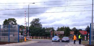 Przejazd kolejowy Wola Rzędzińska