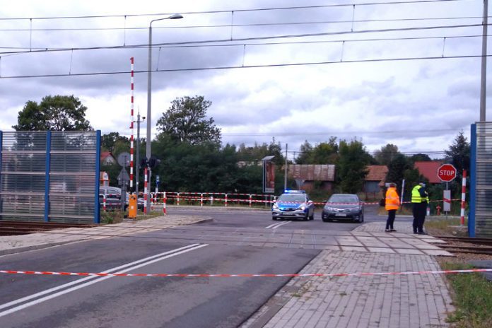 Przejazd kolejowy Wola Rzędzińska