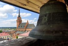 Ratusz wieża widok dzwon