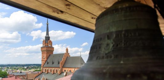 Ratusz wieża widok dzwon