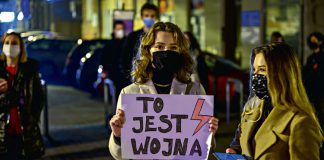 Tarnowianki dołączyły do ogólnopolskich protestów po wyroku w sprawie aborcji