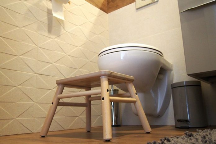 Jak prawidłowo siedzieć na sedesie