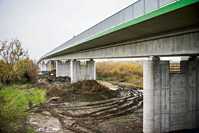 budowa mostu w Borusowej, w gminie Gręboszów