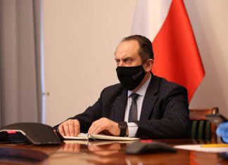 HotelwiceministraGut Mostowegoprzyjmujegościmimozakazu