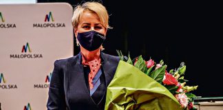 Po rezygnacji Edwarda Czesaka, jego miejsce zajęła Iwona Gibas