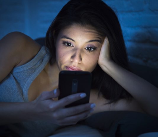 Ostręga niebieskie światło