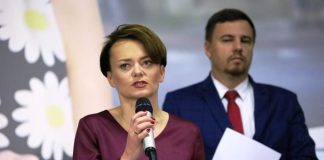 Synowie Jadwigi Emilewicz jeździli na nartach mimo obostrzeń. Były wiceminister wydała oświadczenie