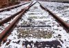tory kolejowe zimą