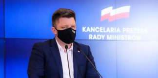 Szef KPRM: Polski rząd nie uległ panice