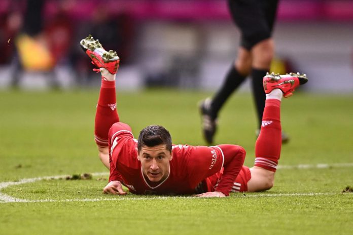 Hat trickLewandowskiego!Pobijelegendarnyrekord