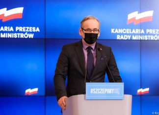 Koronawirus. Adam Niedzielski z apelem do pracodawców o przejście na pracę zdalną