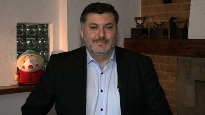 Artur Dziambor o zachowaniu Grzegorza Brauna: Sam decyduje o wykonywaniu swojego mandatu posła