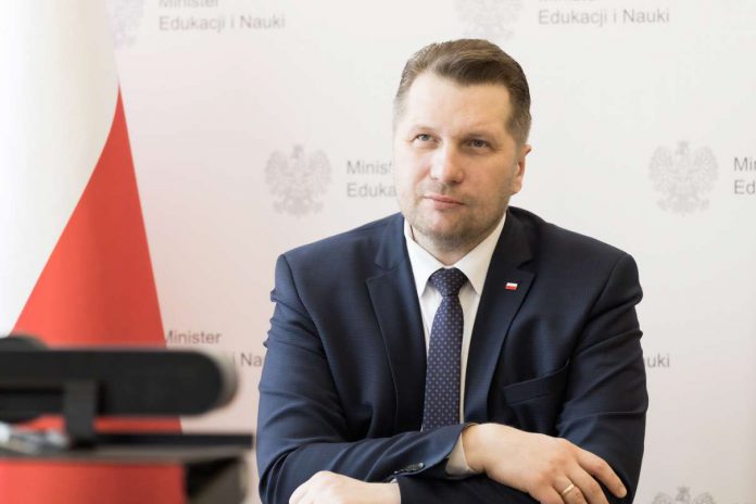 Przemysław Czarnek: Podręcznik do Historii i Teraźniejszości jest świetny