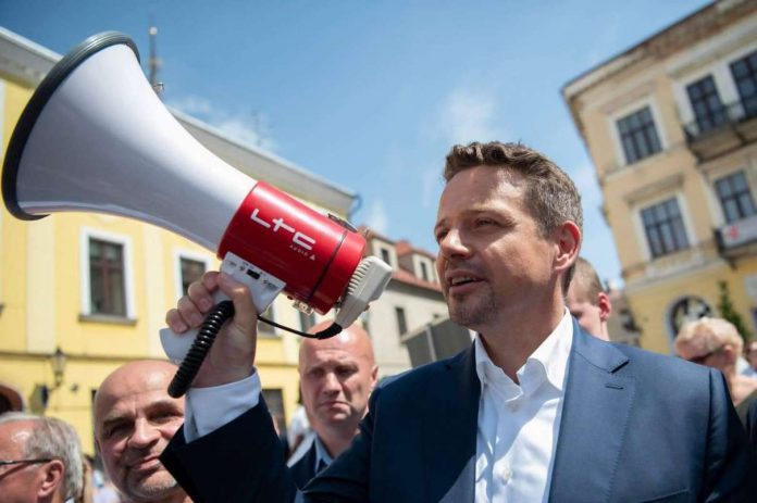 Który polityk cieszy się największym zaufaniem Polaków? [SONDAŻ]