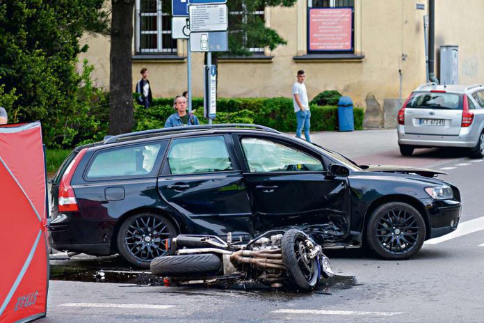 WypadekmotocyklistywrnaMickiewiczawTarnowie