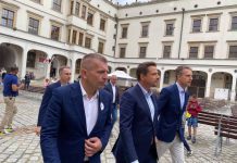 Bartosz Arłukowicz o lekarzach i pielęgniarkach: Być może trzeba ten postulat spełnić