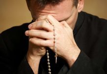 W Polsce zamykane są niektóre seminaria duchowne. Tarnów wciąż na czele stawki Mało powołań w diecezji tarnowskiej ale i tak najwięcej w kraju